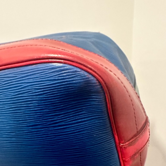 Authentic Louis Vuitton Epi Tri-Color Noe Red Blue Green - Picture 8 of 8